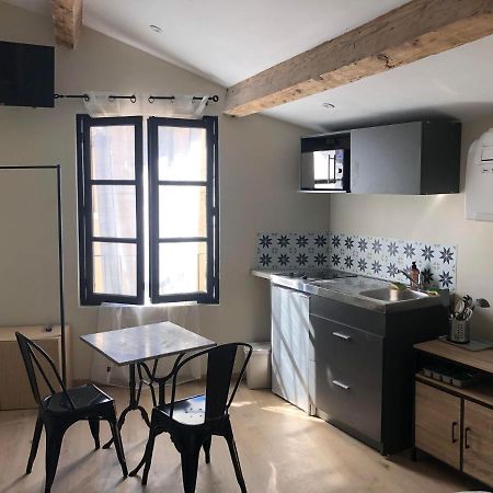 Arles: Studio De La Place Экстерьер фото