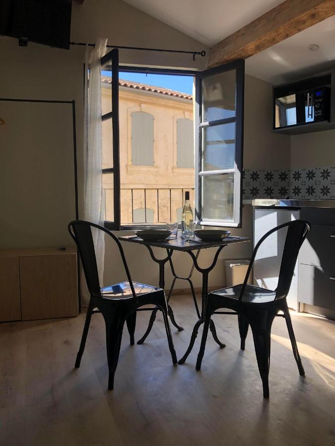 Arles: Studio De La Place Экстерьер фото